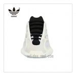YEEZY 700 V3 黑白 商品實拍 3