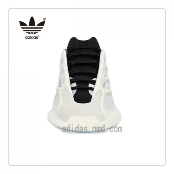 YEEZY 700 V3 黑白 商品實拍 3