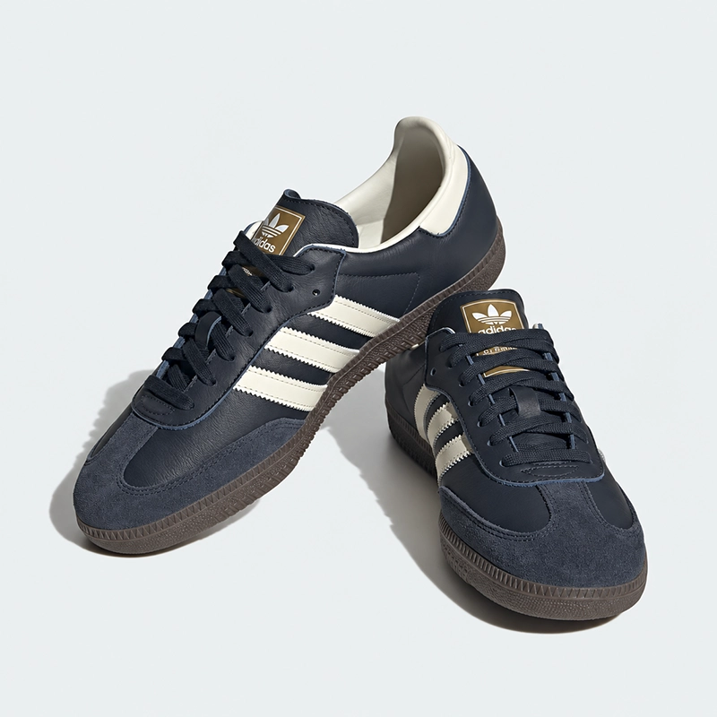 ADIDAS SAMBA OG 海軍藍奶油色成對正面