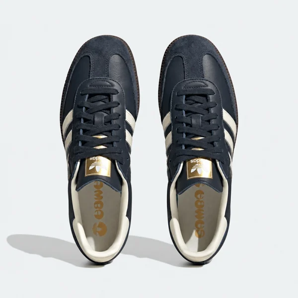 adidas Samba OG 深海藍奶油白款，鞋帶及麂皮鞋頭俯視圖