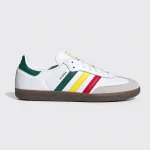 adidas Samba OG 奶油白三彩條紋鞋，完整側面與棕色鞋底