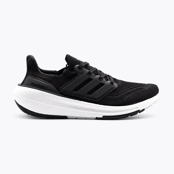 adidas Ultraboost Light 經典黑白單鞋側面，深灰三條紋與白色中底