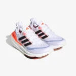 adidas Ultraboost Light 雲白珊瑚橘慢跑鞋雙鞋展示
